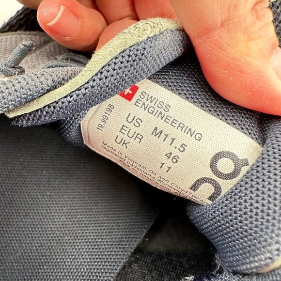 On Cloud OC 2.0 Swiss Engineering Men Size 11.5 19.99198 Grey Black Running Shoe - Picture 12 of 13